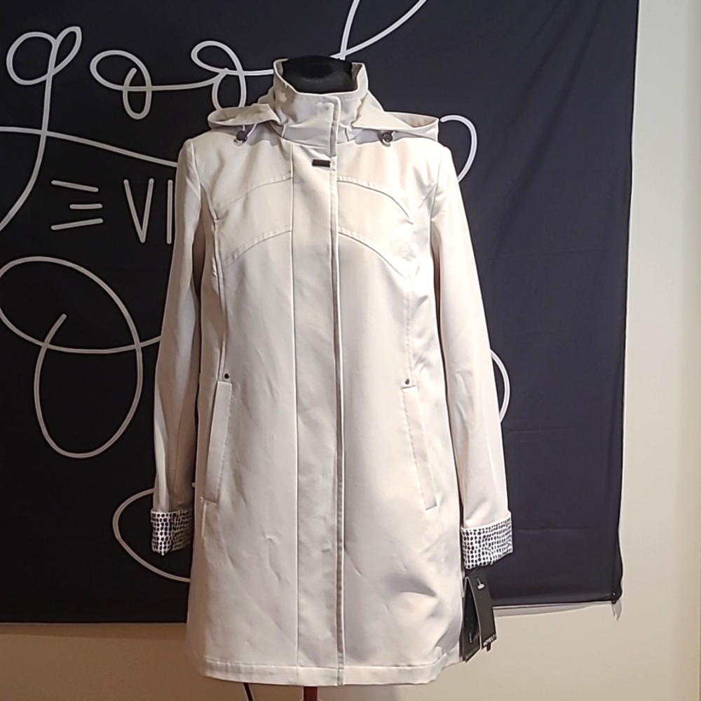 NWT Novelti Water Repellent Coat